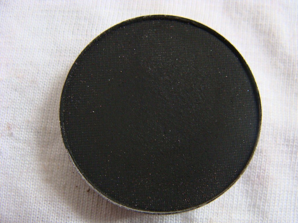 mac carbon eyeshadow